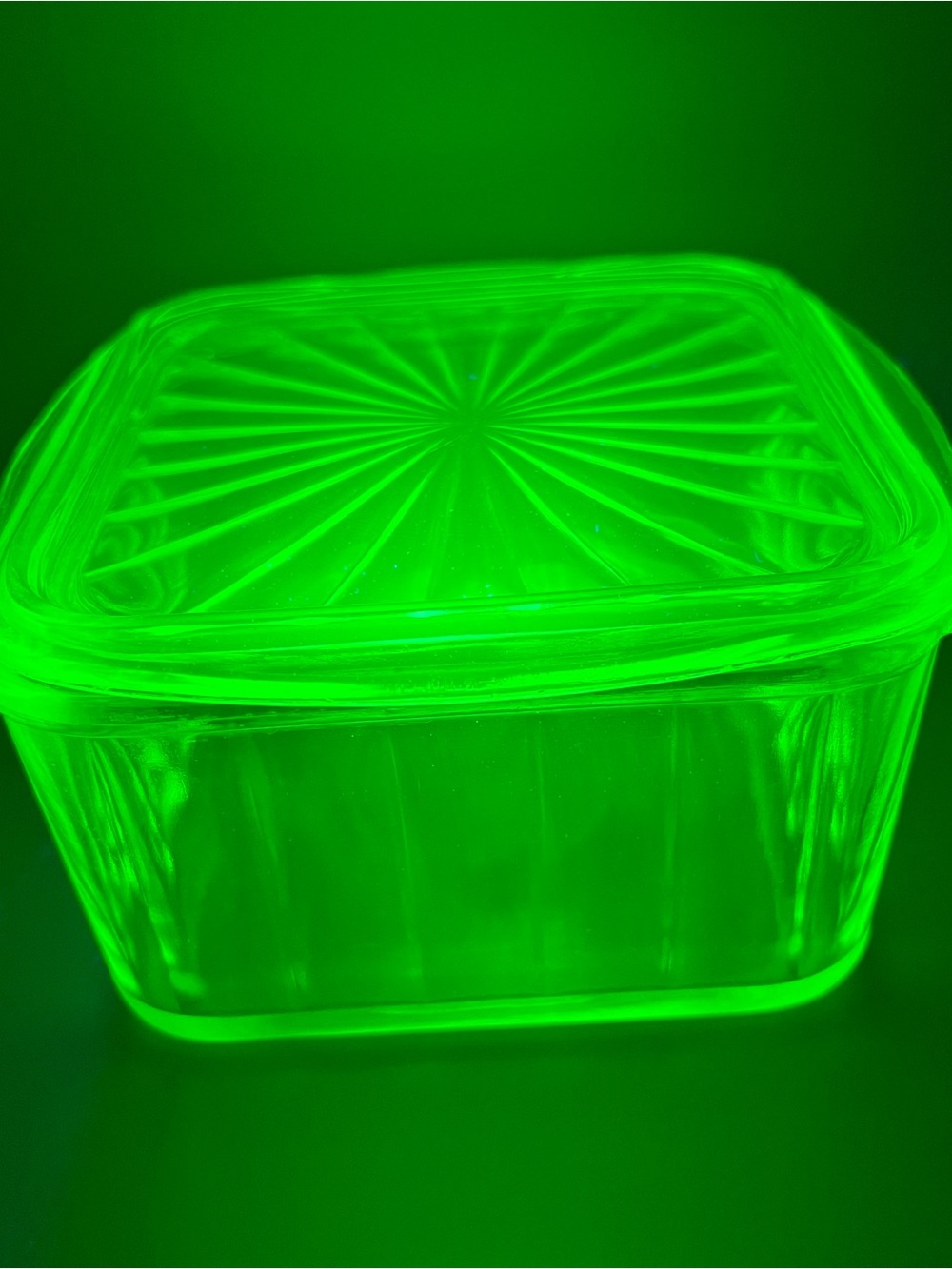 Vintage Green Uranium Vaseline Glass Depression Era Refrigerator Dish Sunburst L